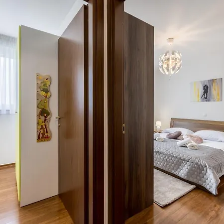 Апартаменты Three Lions