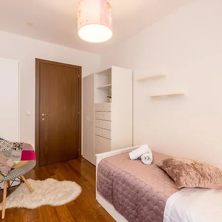 Apartment Three Lions